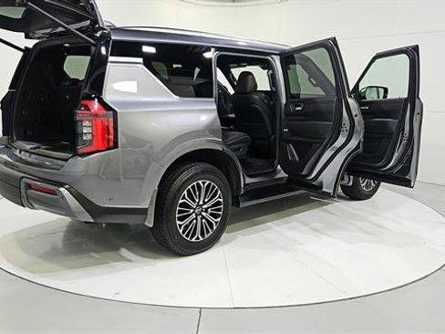 Certified 2025 Nissan Armada SL RWD image 32