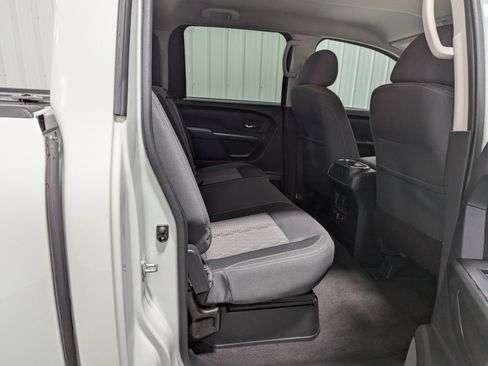 Used 2024 Nissan Titan SV w/ SV Convenience Package image 25