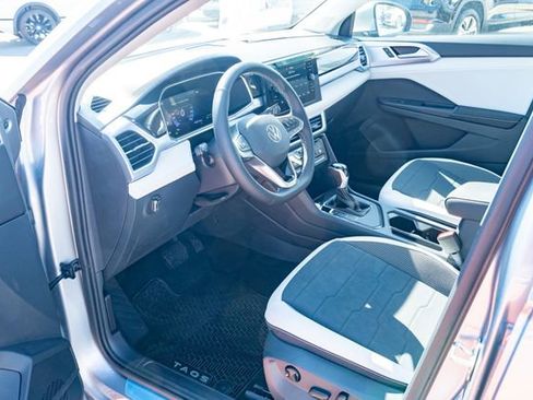 New 2026 Volkswagen Taos SE FWD image 17