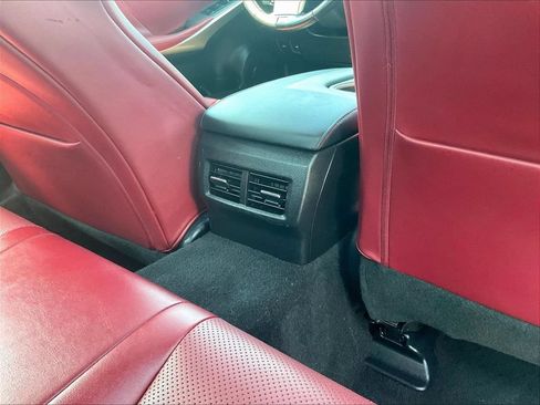 Used 2016 Lexus IS 300 AWD w/ F Sport Package image 10