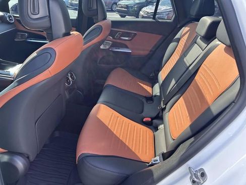 Used 2025 Mercedes-Benz GLC 300 4MATIC image 20