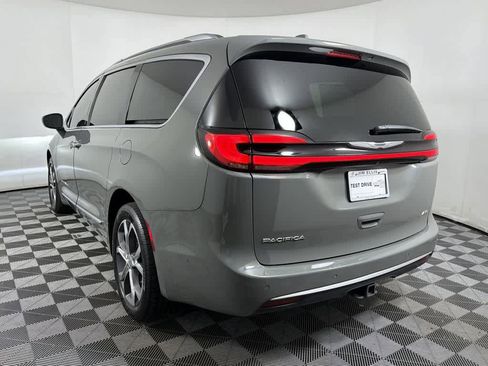 Used 2021 Chrysler Pacifica Pinnacle image 7