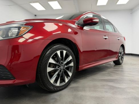 Used 2019 Nissan Sentra SR w/ Premium Package (SR) FWD image 16
