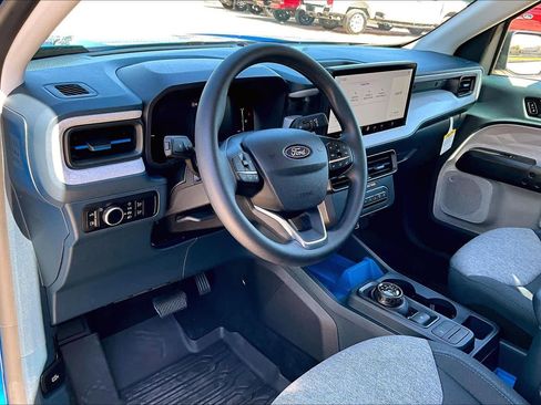 Certified 2025 Ford Maverick XLT image 18