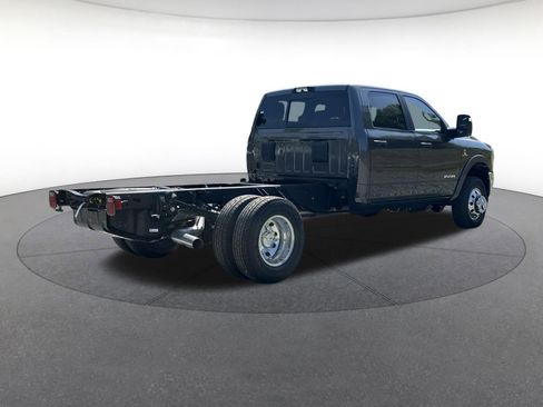New 2026 RAM 3500 Big Horn AWD/4WD image 5