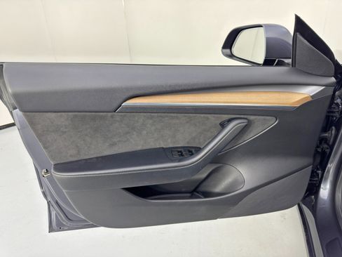 Used 2021 Tesla Model 3 Standard Range Plus image 42