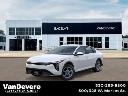 New 2025 Kia K4 LX