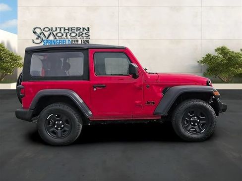 Used 2025 Jeep Wrangler Sport AWD/4WD image 32
