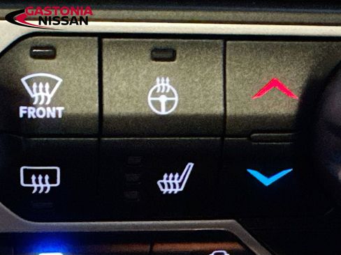 Used 2022 Jeep Wrangler Unlimited Sahara w/ Cold Weather Group image 26