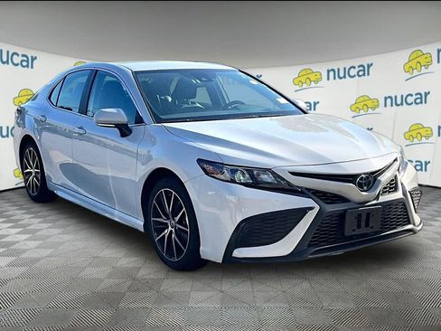Used 2024 Toyota Camry SE FWD image 1