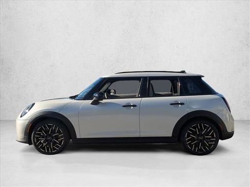 New 2026 MINI Cooper 4-Door Hardtop image 5