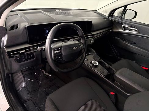 New 2026 Kia Sportage LX FWD image 16
