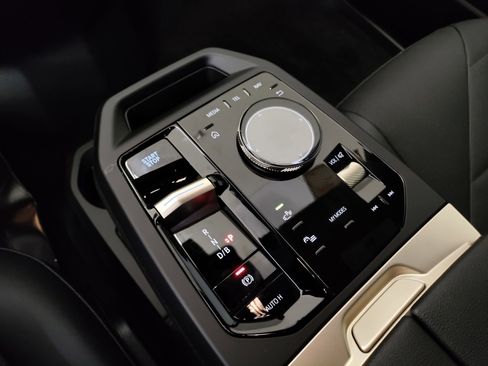 New 2026 BMW iX xDrive60 w/ Premium Package image 22
