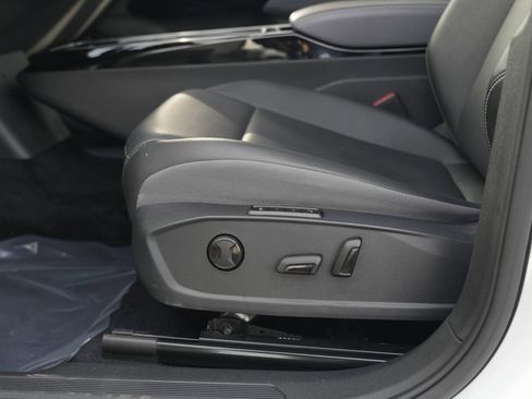 Used 2024 Volkswagen ID.4 S image 25