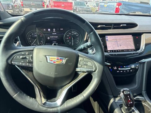 Used 2024 Cadillac XT6 Sport w/ Technology Package AWD/4WD image 13