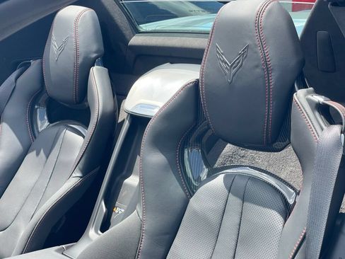 Used 2024 Chevrolet Corvette Stingray Premium Conv w/ Z51 Performance Package RWD image 6