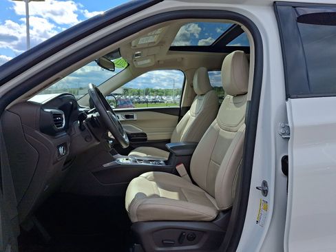 Used 2021 Ford Explorer Platinum w/ Equipment Group 601A AWD/4WD image 13