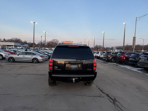 Used 2011 GMC Yukon Denali image 4