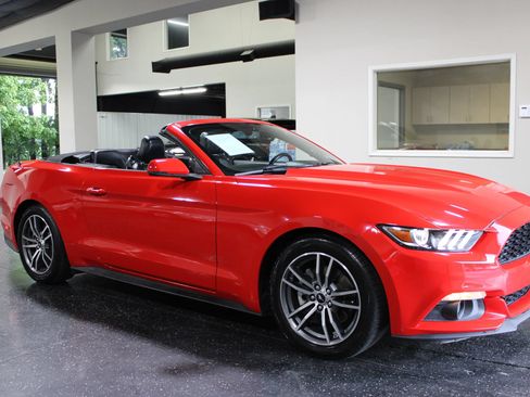 Used 2015 Ford Mustang Premium RWD image 4