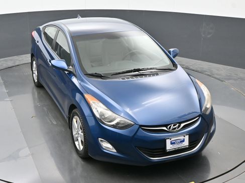 Used 2013 Hyundai Elantra GLS w/ Preferred Pkg FWD image 32