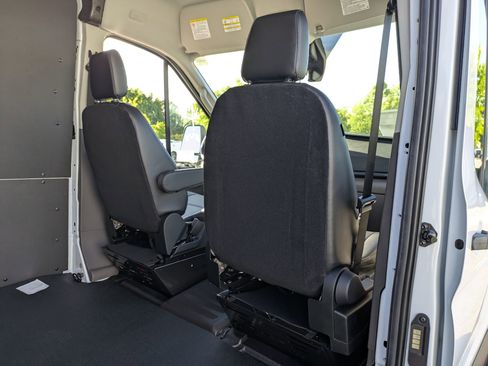 New 2026 Ford Transit 250 148 Medium Roof RWD image 27