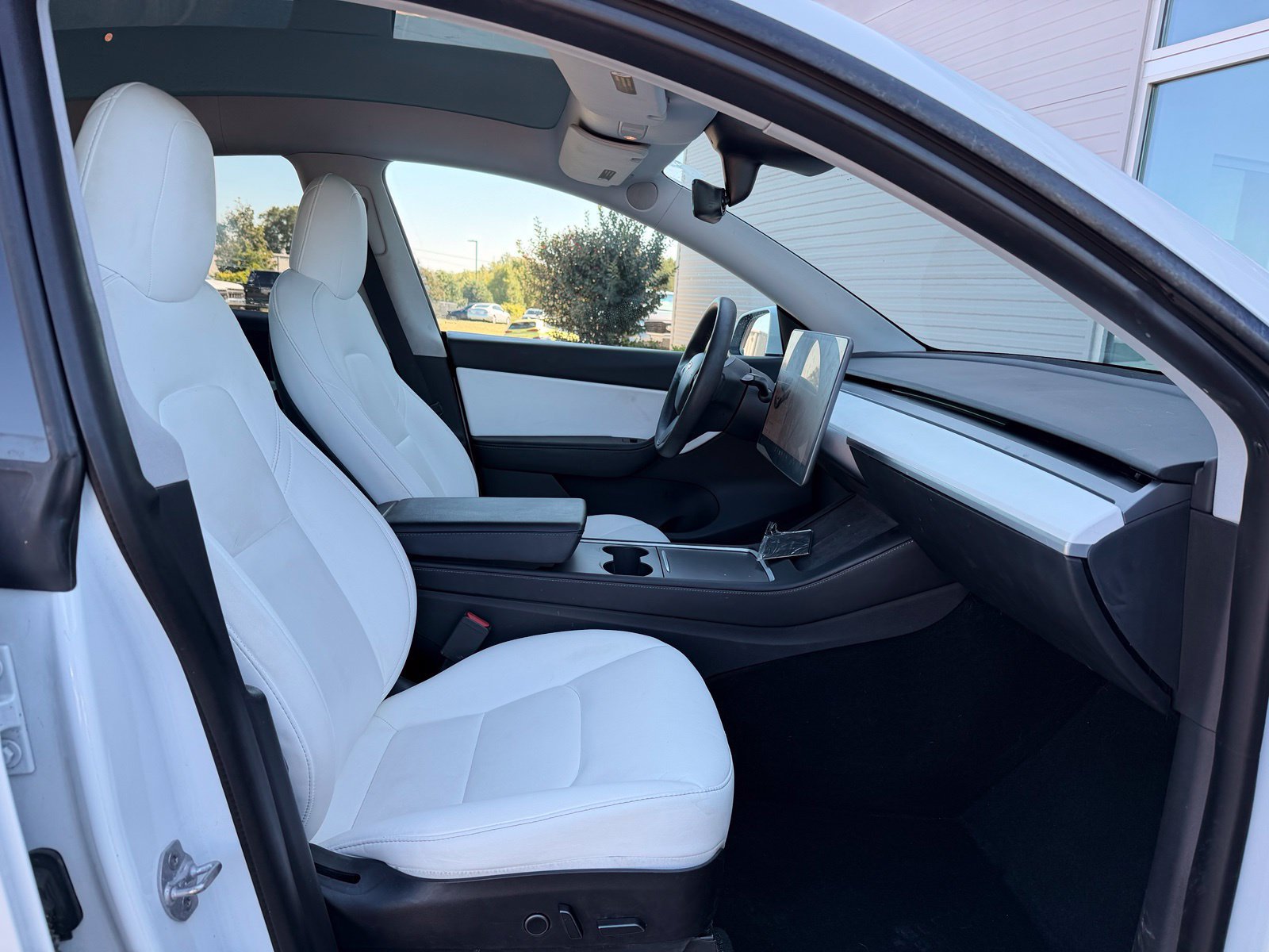 Used 2021 Tesla Model Y Long Range AWD/4WD image 20