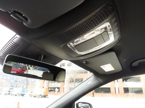 Used 2025 Mercedes-Benz GLA 250 4MATIC image 17