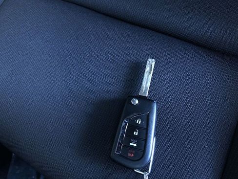 Certified 2025 Toyota Corolla LE image 31