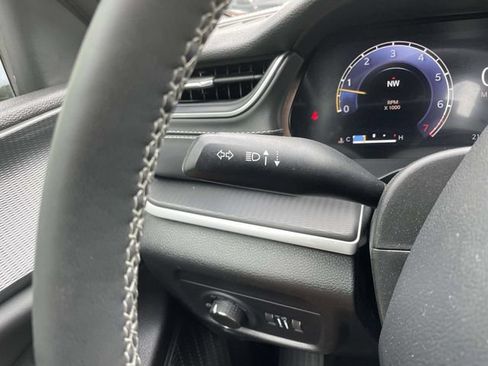 Certified 2025 Jeep Grand Cherokee Altitude AWD/4WD image 28
