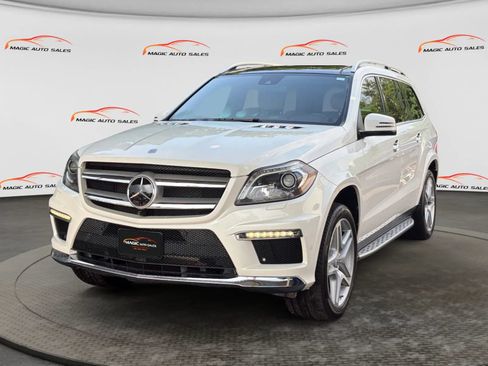 Used 2016 Mercedes-Benz GL 550 4MATIC image 1