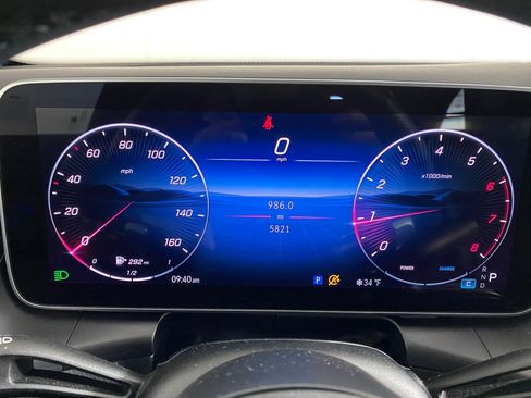 Certified 2025 Mercedes-Benz GLC 300 4MATIC image 18