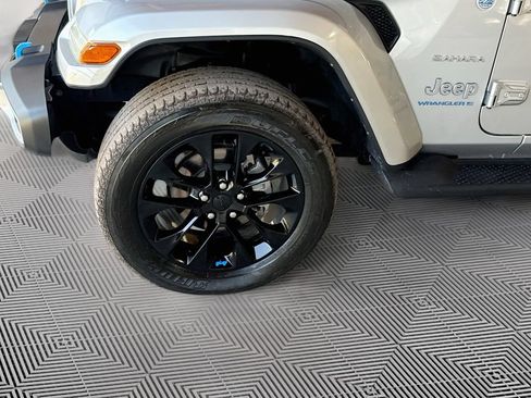 Used 2023 Jeep Wrangler Unlimited Sahara w/ Cold Weather Group AWD/4WD image 35