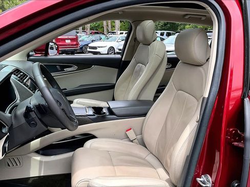 Used 2018 Lincoln MKX Reserve w/ Driver Assistance Package FWD image 8