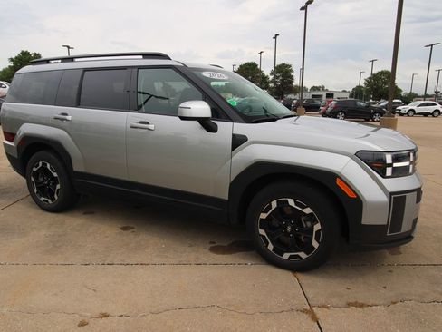 Used 2026 Hyundai Santa Fe SEL AWD/4WD image 3