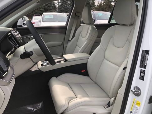 New 2026 Volvo XC90 B6 Ultra image 32