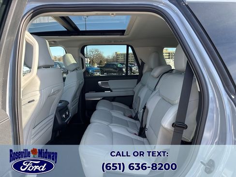 Used 2025 Ford Expedition Platinum image 32