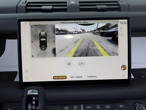 New 2025 Land Rover Defender 110 X-Dynamic SE AWD/4WD image 24