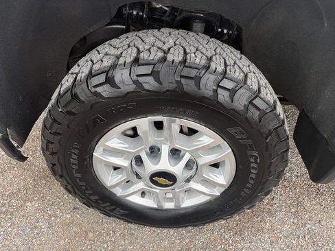 Used 2022 Chevrolet Silverado 2500 LT w/ Convenience Package AWD/4WD image 10