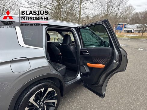 Used 2022 Mitsubishi Outlander SEL image 12