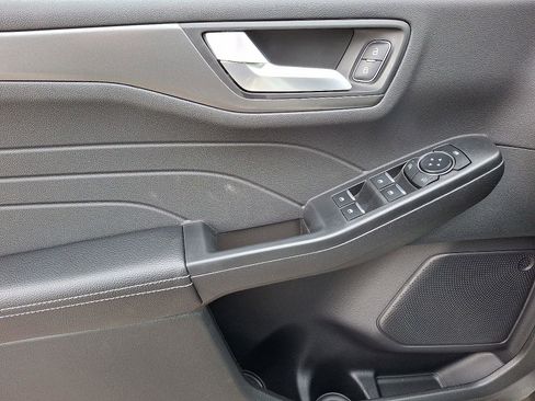 New 2026 Ford Escape SE image 8