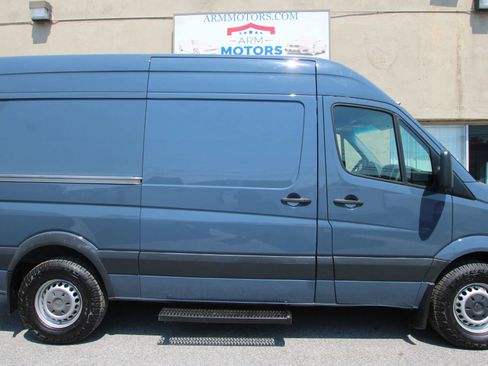 Used 2018 Mercedes-Benz Sprinter 2500 image 4