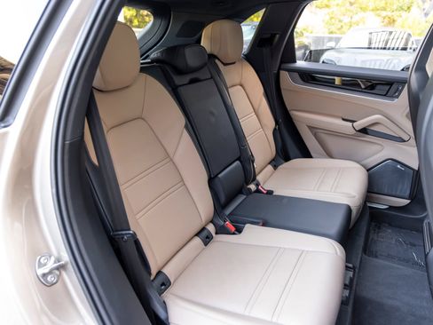 Certified 2025 Porsche Cayenne S AWD/4WD image 62