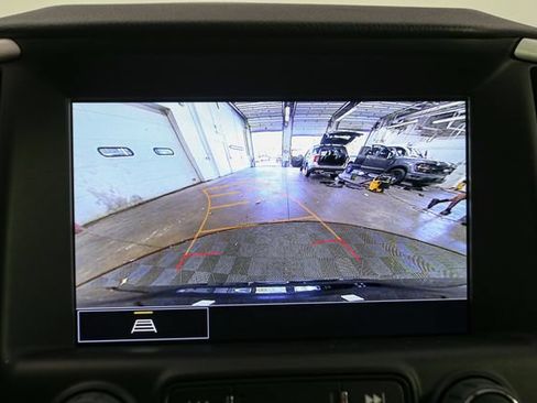 Used 2024 GMC Terrain SLT AWD/4WD image 24
