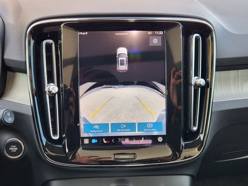 Used 2025 Volvo XC40 B5 Core w/ Protection Package Premier image 25