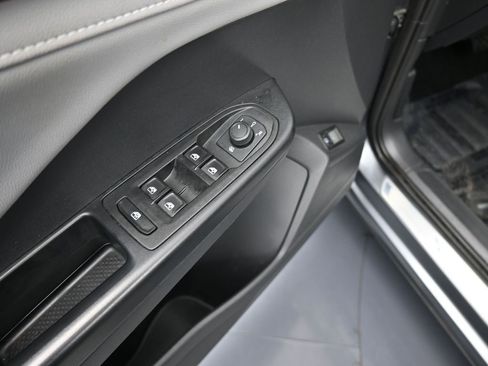 Used 2022 Volkswagen Taos SEL w/ Panoramic Sunroof Package image 13