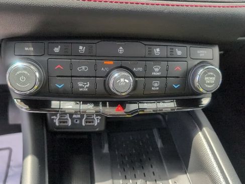 Used 2025 Dodge Durango R/T AWD/4WD image 33