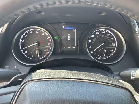 Used 2024 Toyota Camry SE image 25