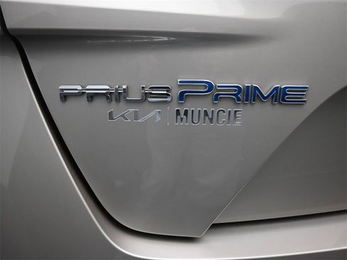 Used 2020 Toyota Prius Prime XLE image 10