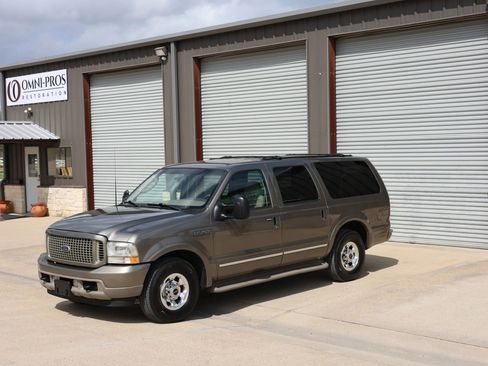 Used 2003 Ford Excursion Limited image 11