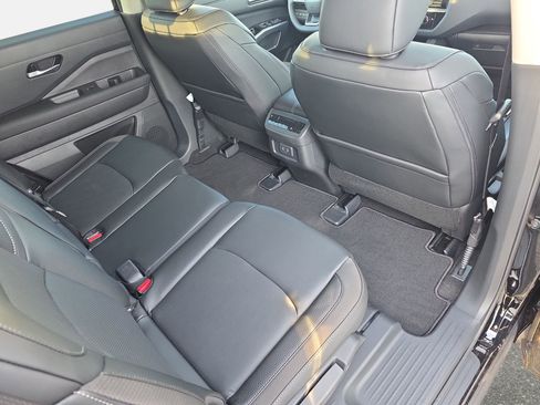 New 2026 Nissan Pathfinder SL image 11